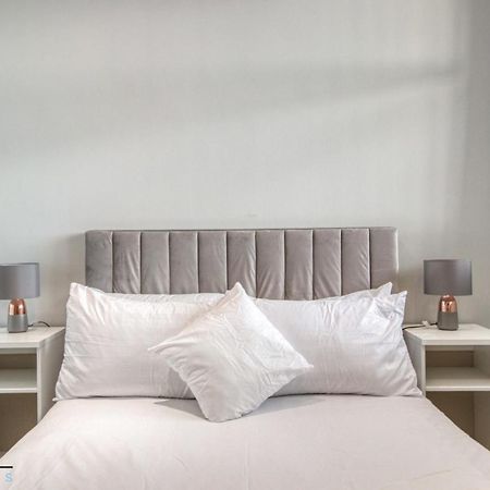 Cosy 1-Bed By Heathrow Airport Leilighet London Eksteriør bilde